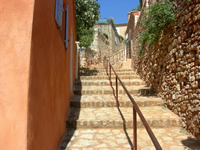 rue colore de roussillon